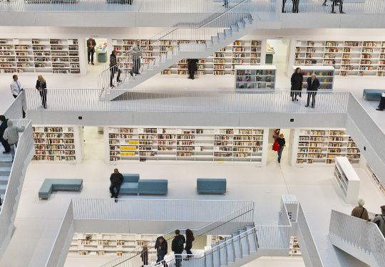 skal-StadtbibliothekStuttgart_Galeriesaal_c_die_arge_lola+(3)