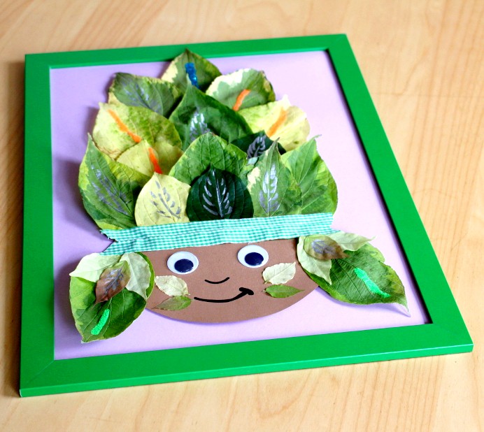 Blätter Gesicht in Bilderrahmen kleben DIY Kinder basteln (1)