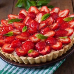 fertiger Erdbeerkuchen