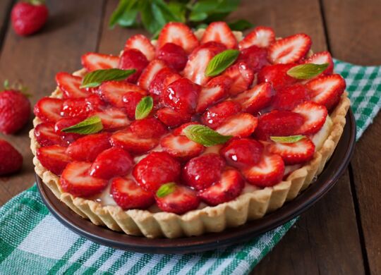 fertiger Erdbeerkuchen