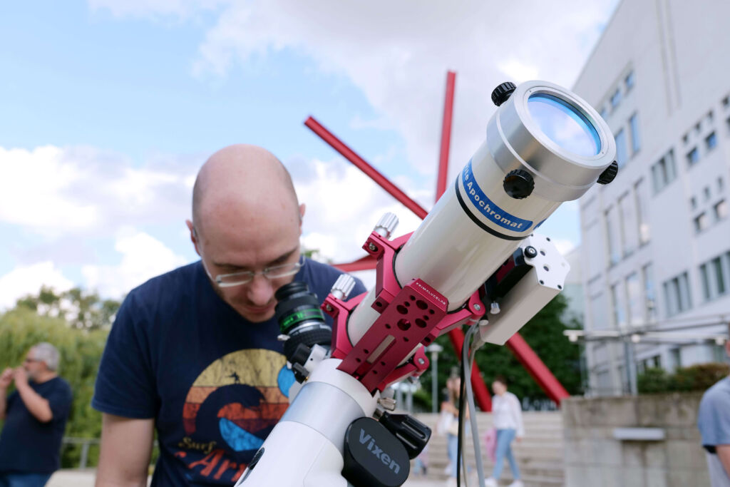 Himmelsbeobachtung durch das Teleskop, Bildquelle: TECHNOSEUM, Thomas Henne